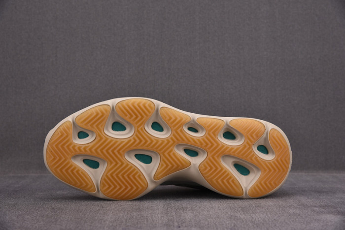 EEZY BOOST 700 V3 KYANT GY0260