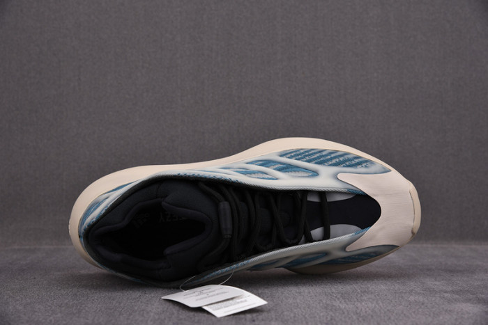 EEZY BOOST 700 V3 KYANT GY0260